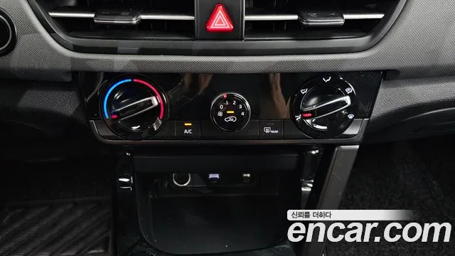 Kia Seltos New — Фото автомобиля 23