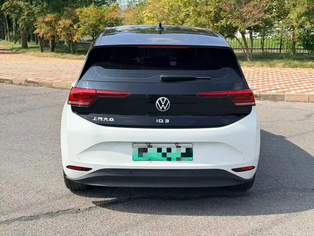 Volkswagen ID.3 — Фото автомобиля 4