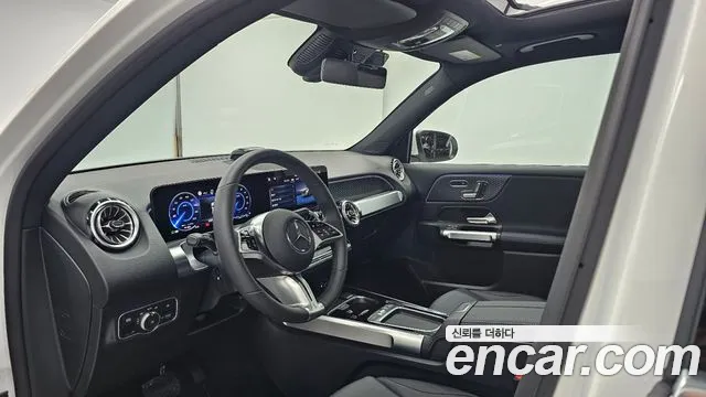 Mercedes-Benz EQB — Фото автомобиля 14