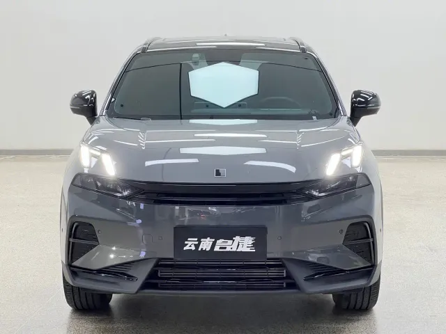 Lynk & Co 06 — Фото автомобиля 2