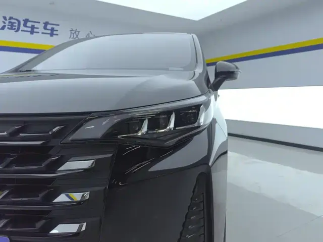 GAC Trumpchi M6 — Фото автомобиля 5