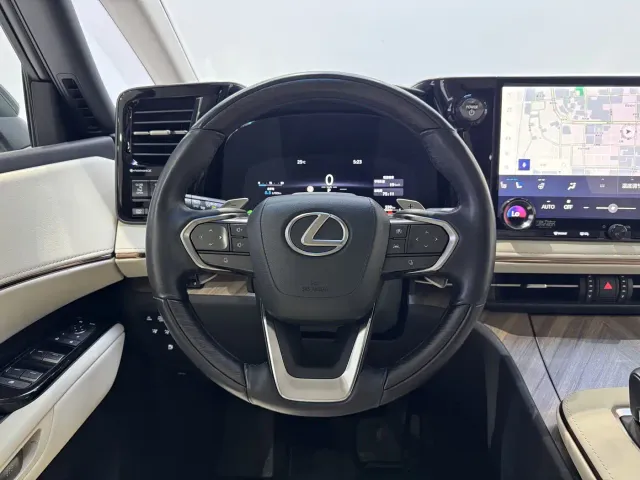 Lexus LM — Фото автомобиля 16