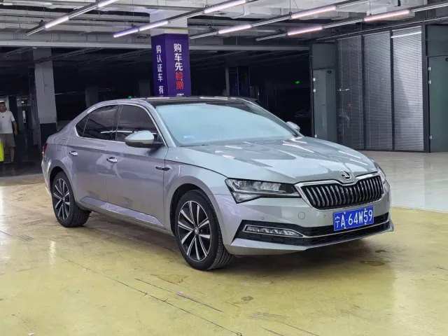 Skoda Superb — Фото автомобиля 3