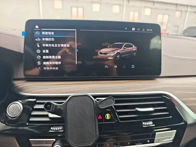 BMW 5 Series — Фото автомобиля 9