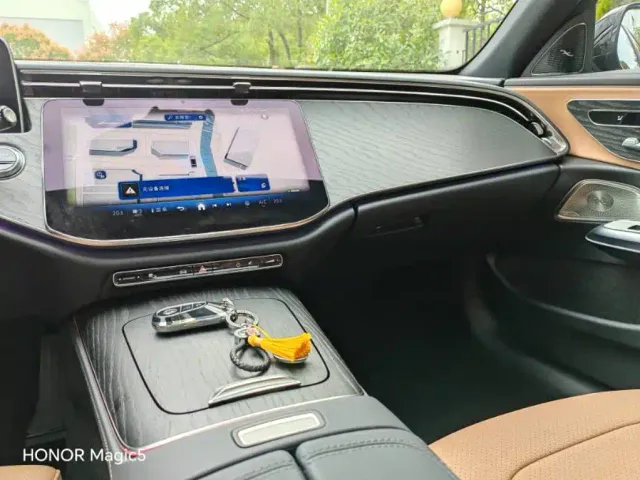 Mercedes-Benz E-Class — Фото автомобиля 9