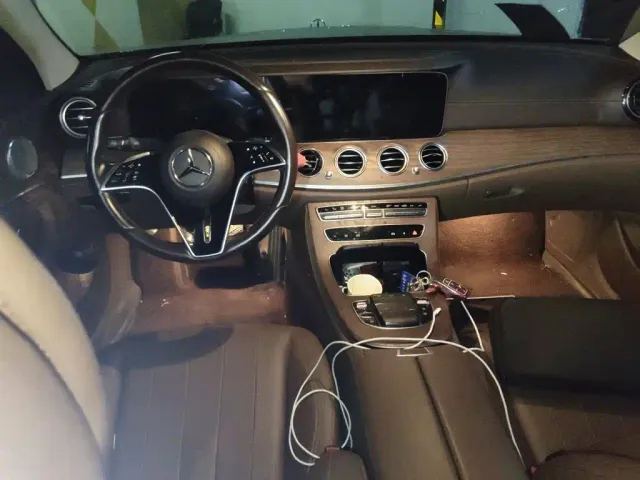 Mercedes-Benz E-Class — Фото автомобиля 12