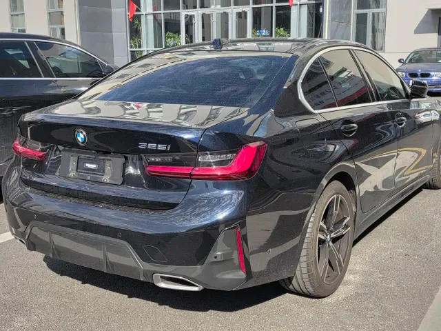 BMW 3 Series — Фото автомобиля 5