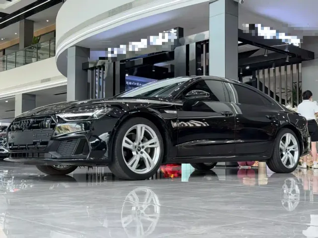 Фотография автомобиля — Audi A7L