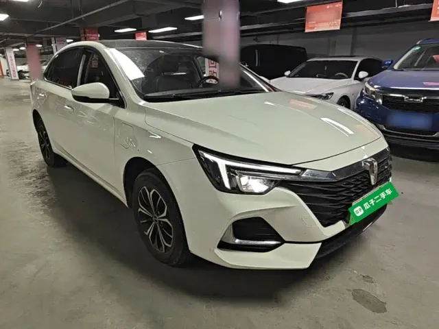 Roewe i6 MAX EV — Фото автомобиля 3