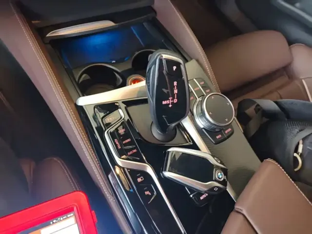 BMW 5 Series — Фото автомобиля 8
