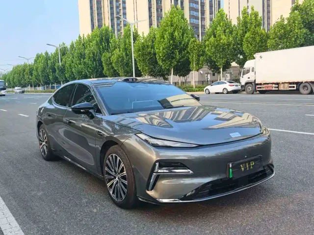 Geely Galaxy Xingyao 8 — Фото автомобиля 3