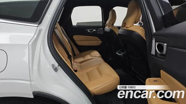 Volvo XC60 2nd Gen — Фото автомобиля 17