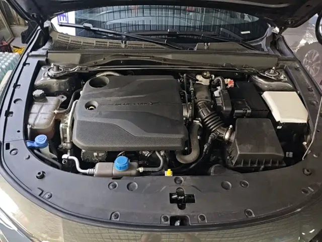 Changan Changan UNI-V 2025 1.5T Sport Edition — Фото автомобиля 17
