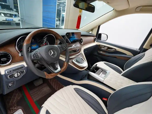 Mercedes-Benz V-Class — Фото автомобиля 3