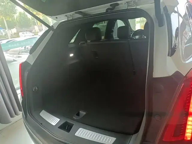 Cadillac XT5 — Фото автомобиля 18