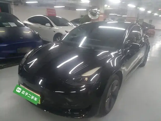 Фотография автомобиля — Tesla Model 3