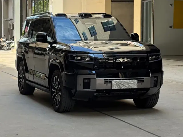 BYD FangChengBao Leopard 8 — Фото автомобиля 3