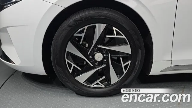 Hyundai Grandeur (New) Hybrid — Фото автомобиля 5