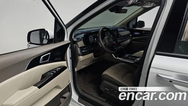 Kia Canival — Фото автомобиля 6