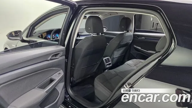 Volkswagen Golf Golf 8 поколение 2.0 TDI Premium — Фото автомобиля 24