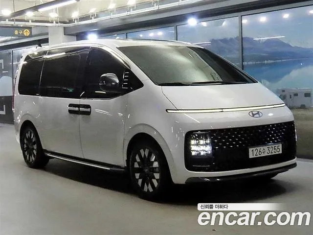 Фотография автомобиля — Hyundai Staria
