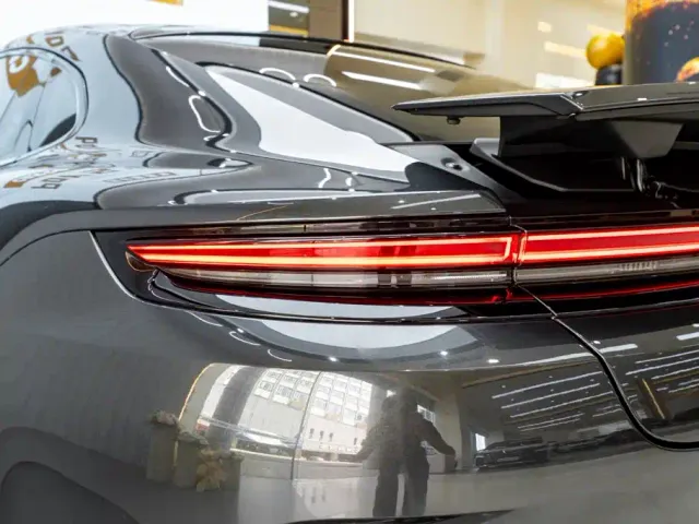 Porsche Panamera — Фото автомобиля 9