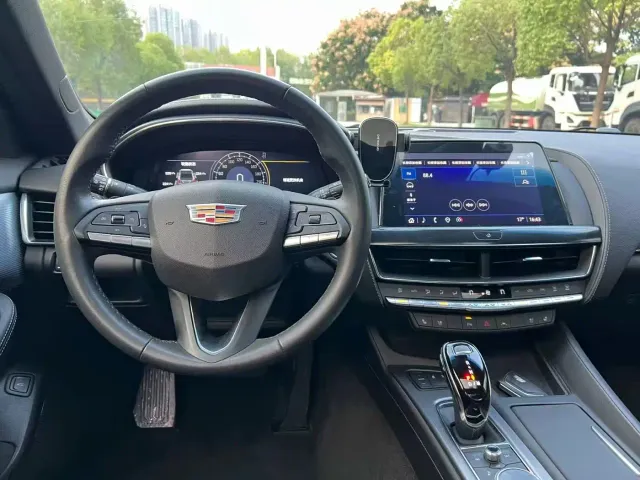Cadillac CT5 — Фото автомобиля 6