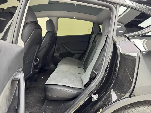 Tesla Model Y — Фото автомобиля 14