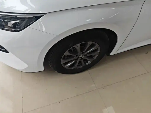 BYD Qin L — Фото автомобиля 22