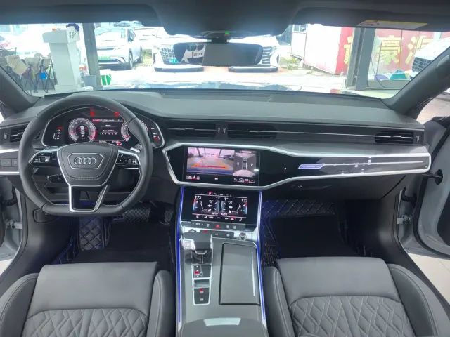 Audi A7L — Фото автомобиля 10