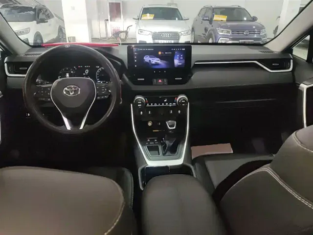 Toyota RAV4 — Фото автомобиля 5