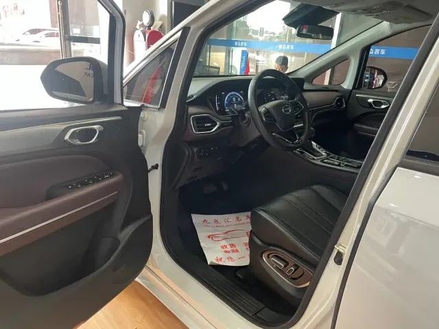 GAC Trumpchi M6 — Фото автомобиля 4