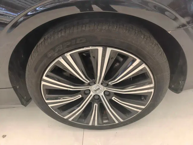 Volvo S90 — Фото автомобиля 17