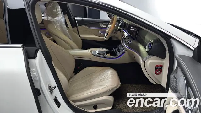 Mercedes-Benz CLS-Class — Фото автомобиля 23