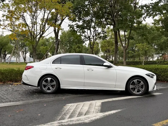 Mercedes-Benz C-Class — Фото автомобиля 2