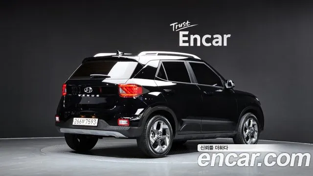 Hyundai Venue — Фото автомобиля 2