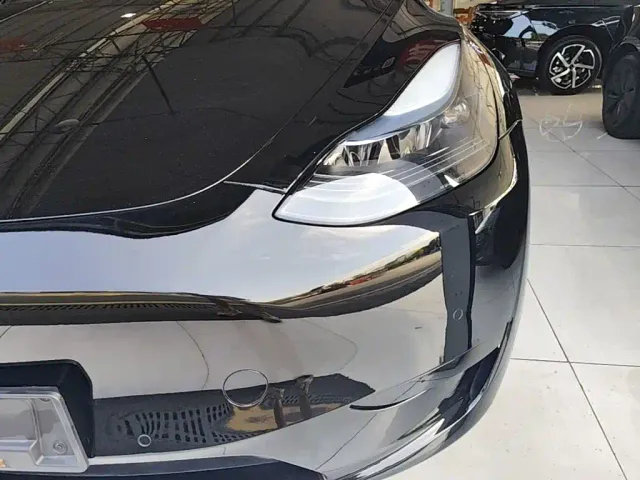 Tesla Model Y — Фото автомобиля 23