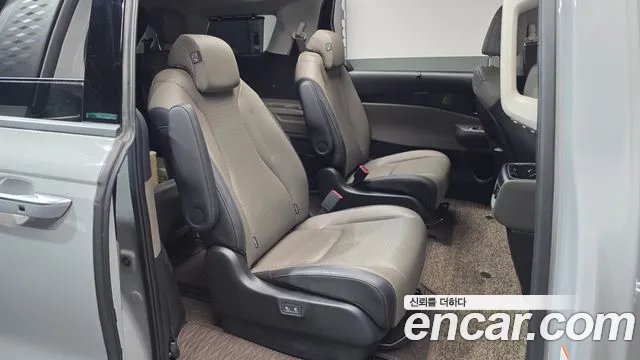 Kia Carnival — Фото автомобиля 18