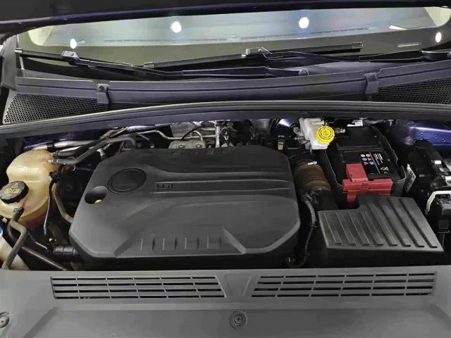 Roewe iMAX8 — Фото автомобиля 12