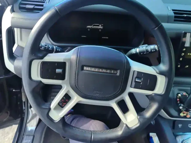 Land Rover Defender — Фото автомобиля 15