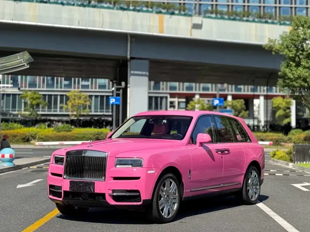 Rolls-Royce Cullinan — Фото автомобиля 3