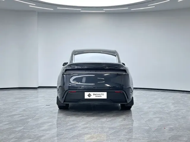 Tesla Model Y — Фото автомобиля 3