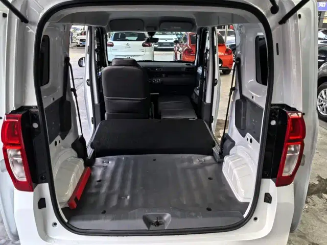 Wuling Zhiguang NEV — Фото автомобиля 10