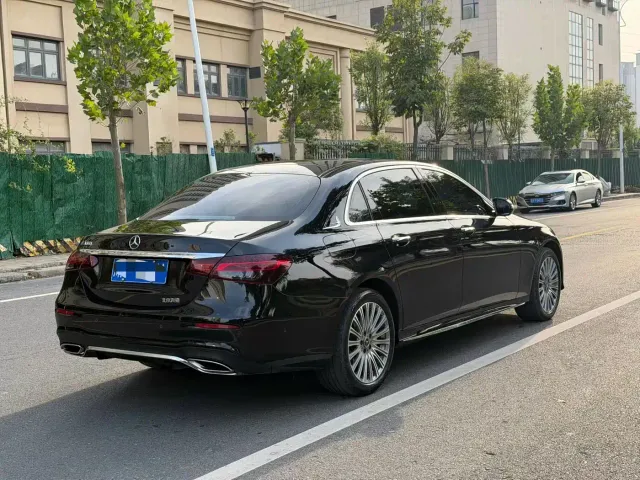 Mercedes-Benz E-Class — Фото автомобиля 9