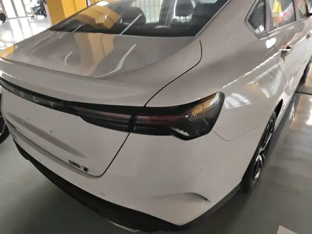 Geely Binrui — Фото автомобиля 7
