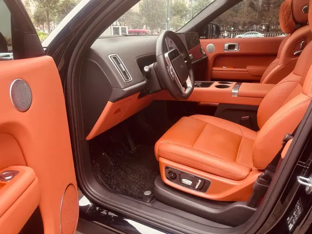 Li Auto L8 — Фото автомобиля 7