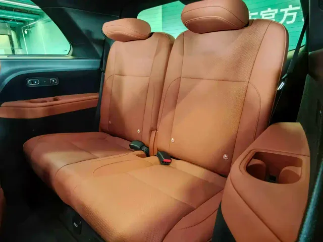 Li Auto L8 — Фото автомобиля 11