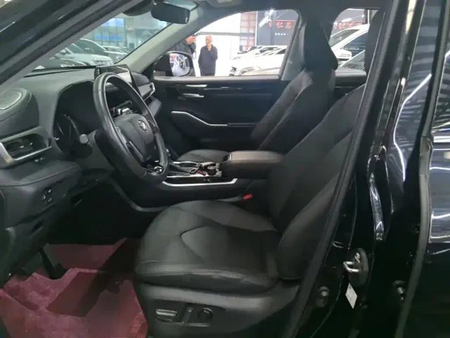 Toyota Highlander — Фото автомобиля 14