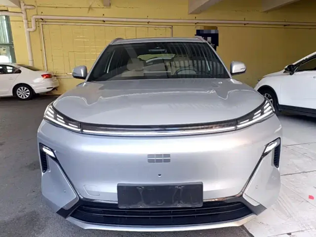 Geely Galaxy Starship 7 EM-i — Фото автомобиля 2