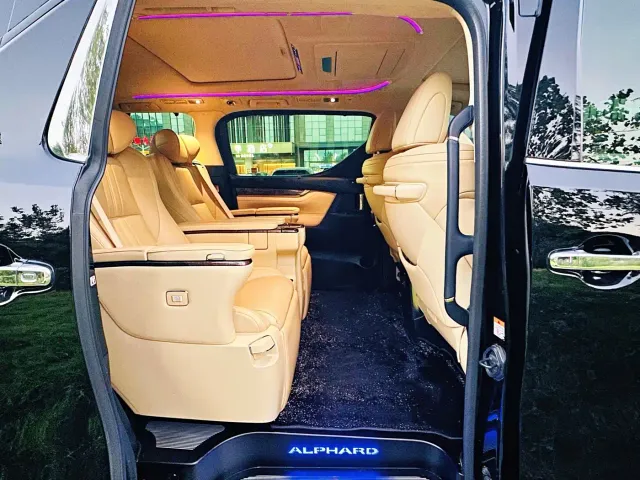 Toyota Alphard — Фото автомобиля 14